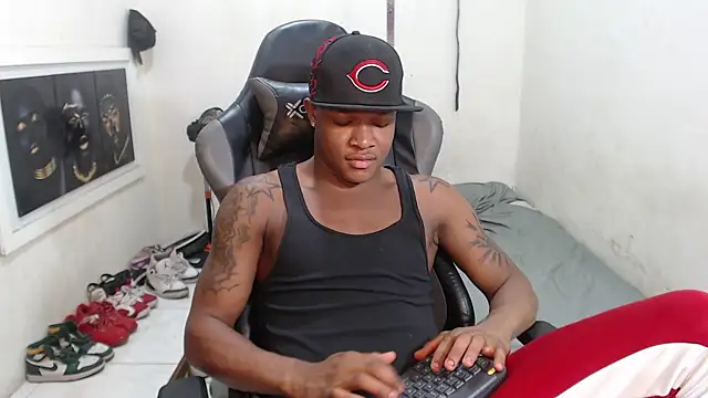 Snapshot of Alid_17 chatting on December 24, 6:55 am Alid 17 online show from December 24, 6:55 am