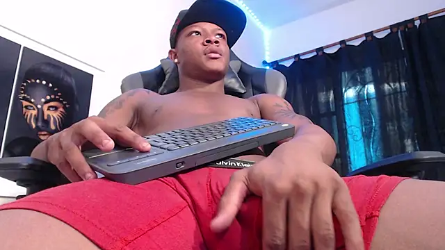 Snapshot of Alid_17 chatting on January 23, 6:35 pm Alid 17 online show from January 23, 6:35 pm