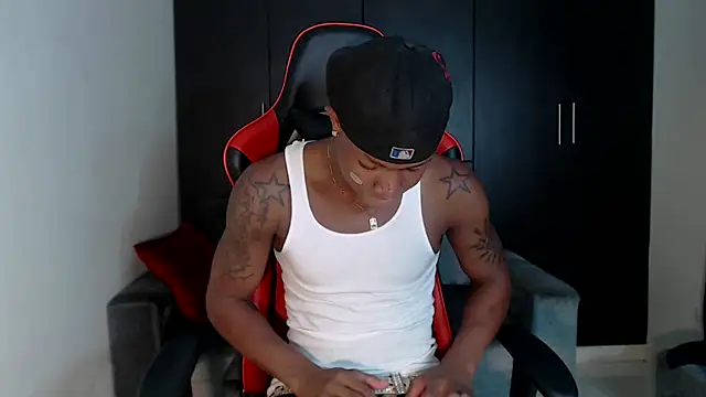 Snapshot of Alid_17 chatting on March 1, 6:43 pm Alid 17 online show from March 1, 6:43 pm