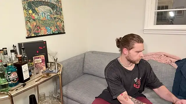 Snapshot of DaddydayDrinkzz chatting on December 18, 6:21 am DaddydayDrinkzz online show from December 18, 6:21 am