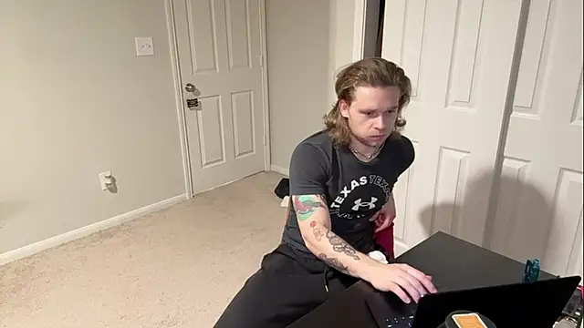 Snapshot of DaddydayDrinkzz chatting on March 10, 5:43 am DaddydayDrinkzz online show from March 10, 5:43 am