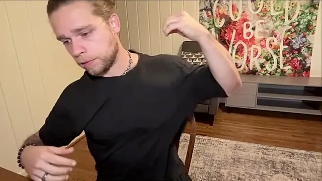 Snapshot of DaddydayDrinkzz chatting on November 2, 5:54 am DaddydayDrinkzz online show from November 2, 5:54 am