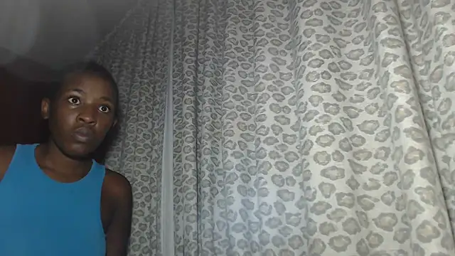 Snapshot of SexyRed18 chatting on March 18, 11:09 pm SexyRed18 online show from March 18, 11:09 pm