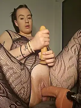 lindsay 33off online show from February 3, 9:19 am