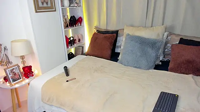 AnnaRouge online show from April 30, 3:46 am