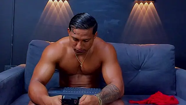 CallumMuscle online show from February 25, 12:45 pm