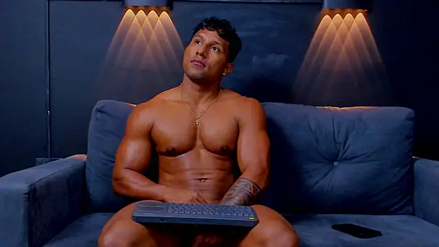 CallumMuscle online show from March 5, 9:38 am