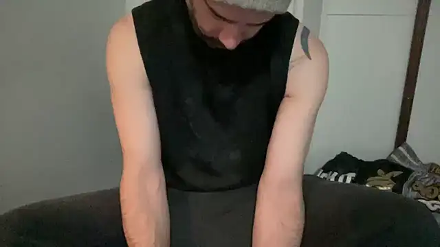 Snapshot of alphajoshkosh chatting on January 31, 10:52 pm alphajoshkosh online show from January 31, 10:52 pm