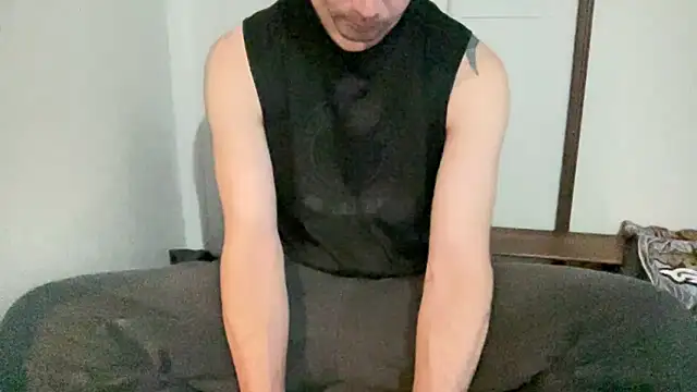 Snapshot of alphajoshkosh chatting on March 21, 8:52 am alphajoshkosh online show from March 21, 8:52 am