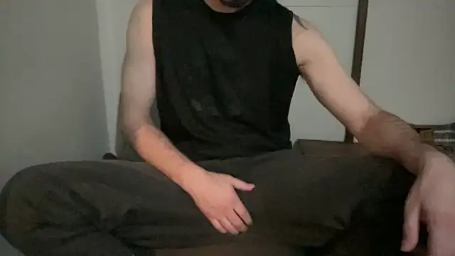 Snapshot of alphajoshkosh chatting on April 9, 12:10 am alphajoshkosh online show from April 9, 12:10 am