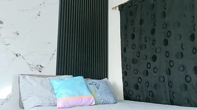 Noah tyler  online show from February 5, 1:05 pm