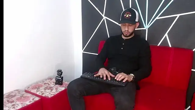 maxXximo777 online show from January 17, 5:11 am