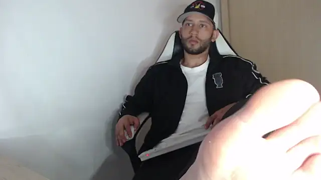 maxXximo777 online show from February 7, 2:40 am