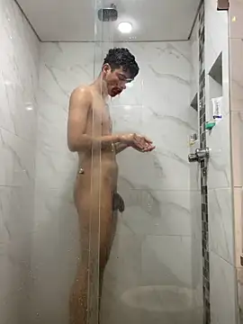 Snapshot of Leo_bunny_hot chatting on December 5, 6:55 pm Leo bunny hot online show from December 5, 6:55 pm