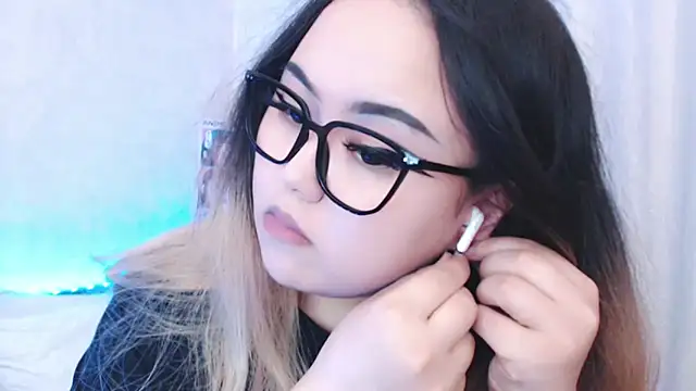Snapshot of amelia_sunlight chatting on May 26, 3:41 pm amelia sunlight online show from May 26, 3:41 pm