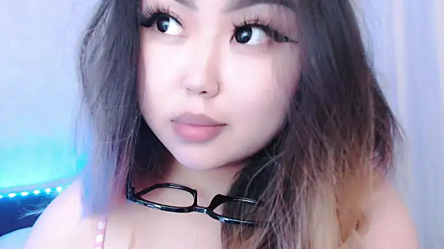 Snapshot of amelia_sunlight chatting on June 10, 5:23 pm amelia sunlight online show from June 10, 5:23 pm