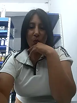 Megan jennerr online show from November 12, 8:08 pm