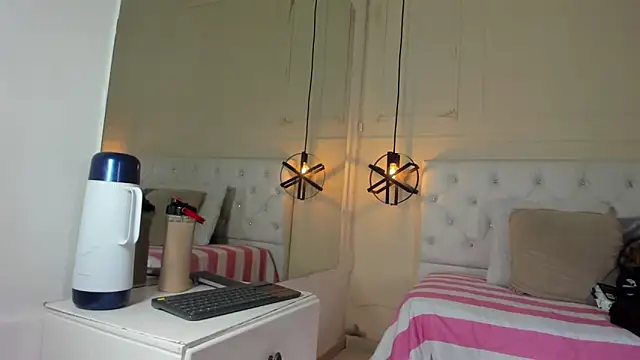 Snapshot of Slut_Milf_ chatting on December 21, 7:16 pm Slut Milf online show from December 21, 7:16 pm