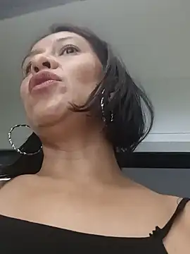 Snapshot of Slut_Milf_ chatting on January 16, 7:31 pm Slut Milf online show from January 16, 7:31 pm