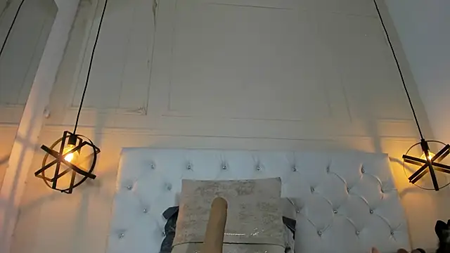 Snapshot of Slut_Milf_ chatting on February 4, 1:45 am Slut Milf online show from February 4, 1:45 am