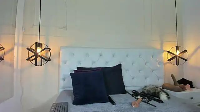 Snapshot of Slut_Milf_ chatting on February 8, 10:19 pm Slut Milf online show from February 8, 10:19 pm