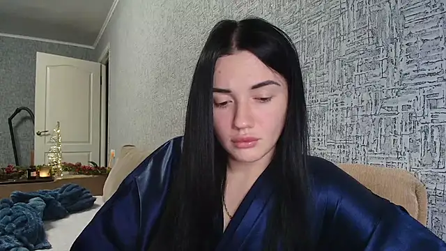 Snapshot of Liana_diva chatting on December 14, 6:23 pm Liana diva online show from December 14, 6:23 pm