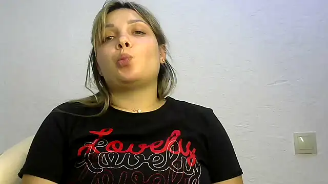 Snapshot of Iskor_ka chatting on December 18, 8:25 pm Iskor ka online show from December 18, 8:25 pm