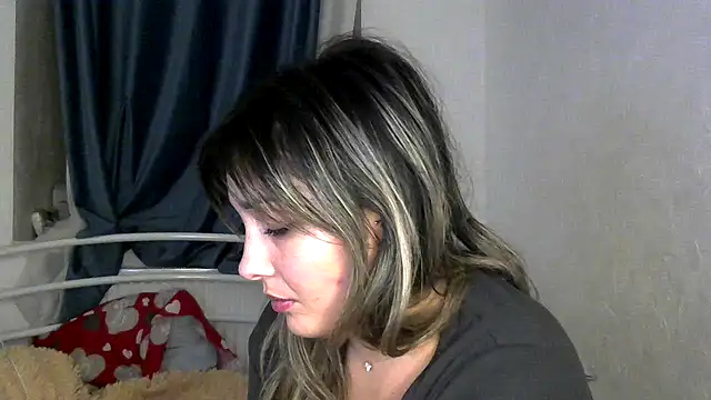 Snapshot of Iskor_ka chatting on November 12, 10:09 pm Iskor ka online show from November 12, 10:09 pm