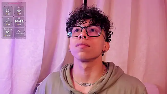 AkazaBoy  online show from December 5, 4:43 am