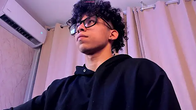 AkazaBoy  online show from March 19, 6:17 am