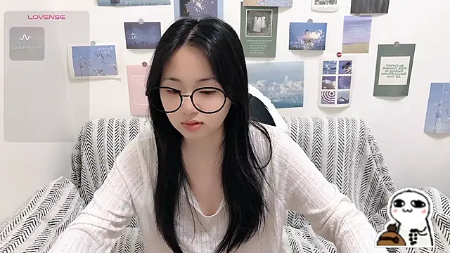 Snapshot of LiLiYbaby chatting on May 9, 6:29 am LiLiYbaby online show from May 9, 6:29 am