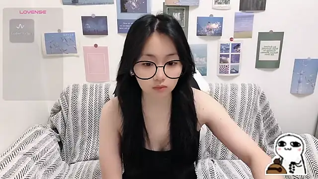 Snapshot of LiLiYbaby chatting on May 28, 6:43 am LiLiYbaby online show from May 28, 6:43 am