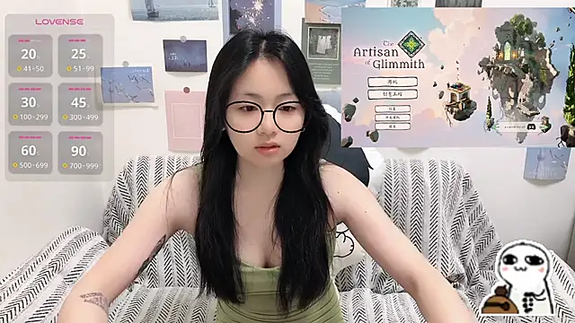Snapshot of LiLiYbaby chatting on June 3, 6:49 am LiLiYbaby online show from June 3, 6:49 am