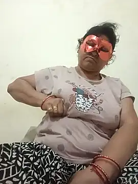 Punjabi beauty123 online show from March 25, 4:46 pm