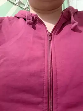 AalinnaK online show from January 6, 11:09 pm