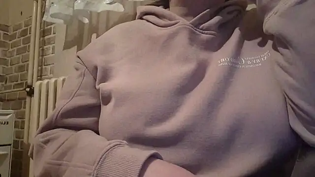 AalinnaK online show from February 25, 11:11 pm