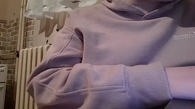 AalinnaK online show from March 21, 7:46 pm