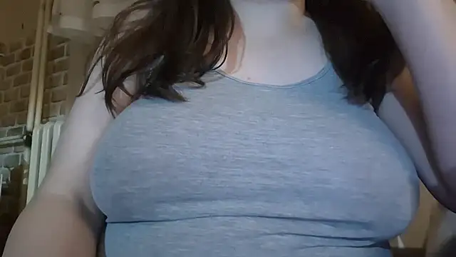 AalinnaK online show from September 18, 4:53 pm