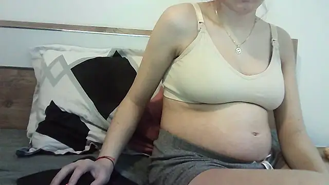 Snapshot of Ahotkittyxxx chatting on October 26, 7:03 am Ahotkittyxxx online show from October 26, 7:03 am