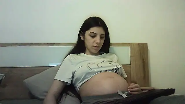 Snapshot of Ahotkittyxxx chatting on November 5, 5:13 pm Ahotkittyxxx online show from November 5, 5:13 pm