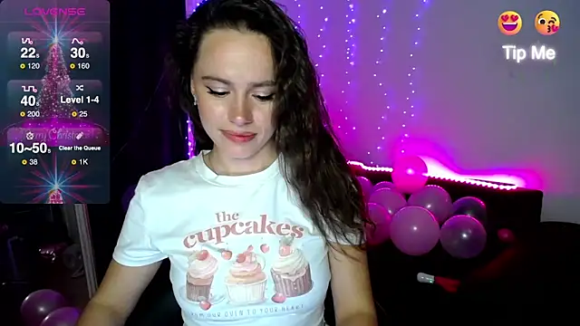 Emillias online show from December 13, 5:43 pm