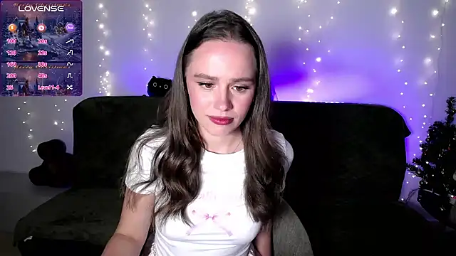 Emillias online show from December 18, 9:51 pm