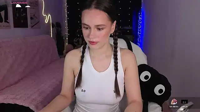 Emillias online show from December 23, 8:01 am