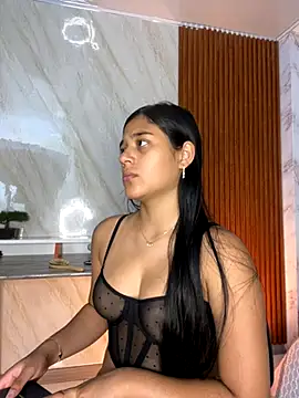 floriamANDjazmin online show from November 4, 7:13 pm