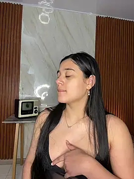 Snapshot of floriamANDjazmin chatting on July 2, 2:44 am floriamANDjazmin online show from July 2, 2:44 am