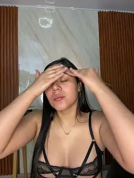 Snapshot of floriamANDjazmin chatting on July 3, 2:51 am floriamANDjazmin online show from July 3, 2:51 am