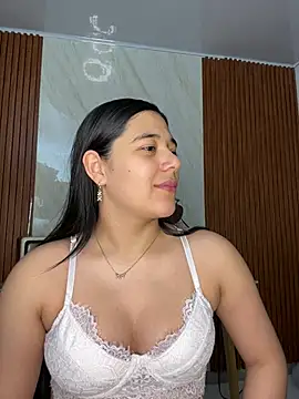Snapshot of floriamANDjazmin chatting on July 4, 3:02 am floriamANDjazmin online show from July 4, 3:02 am