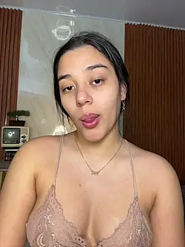 Snapshot of floriamANDjazmin chatting on July 18, 3:00 am floriamANDjazmin online show from July 18, 3:00 am
