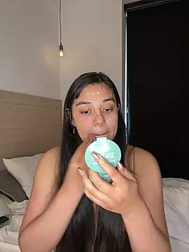 Snapshot of floriamANDjazmin chatting on July 31, 9:14 pm floriamANDjazmin online show from July 31, 9:14 pm