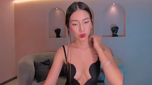 TaraLawrence online show from April 3, 4:21 am